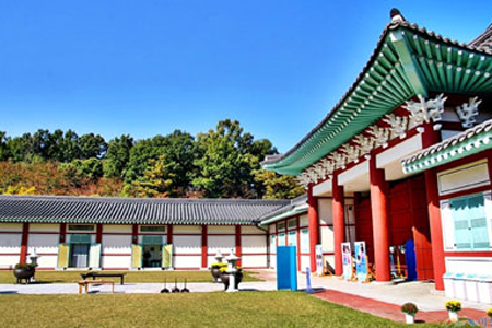 이천 시립 박물관 외부